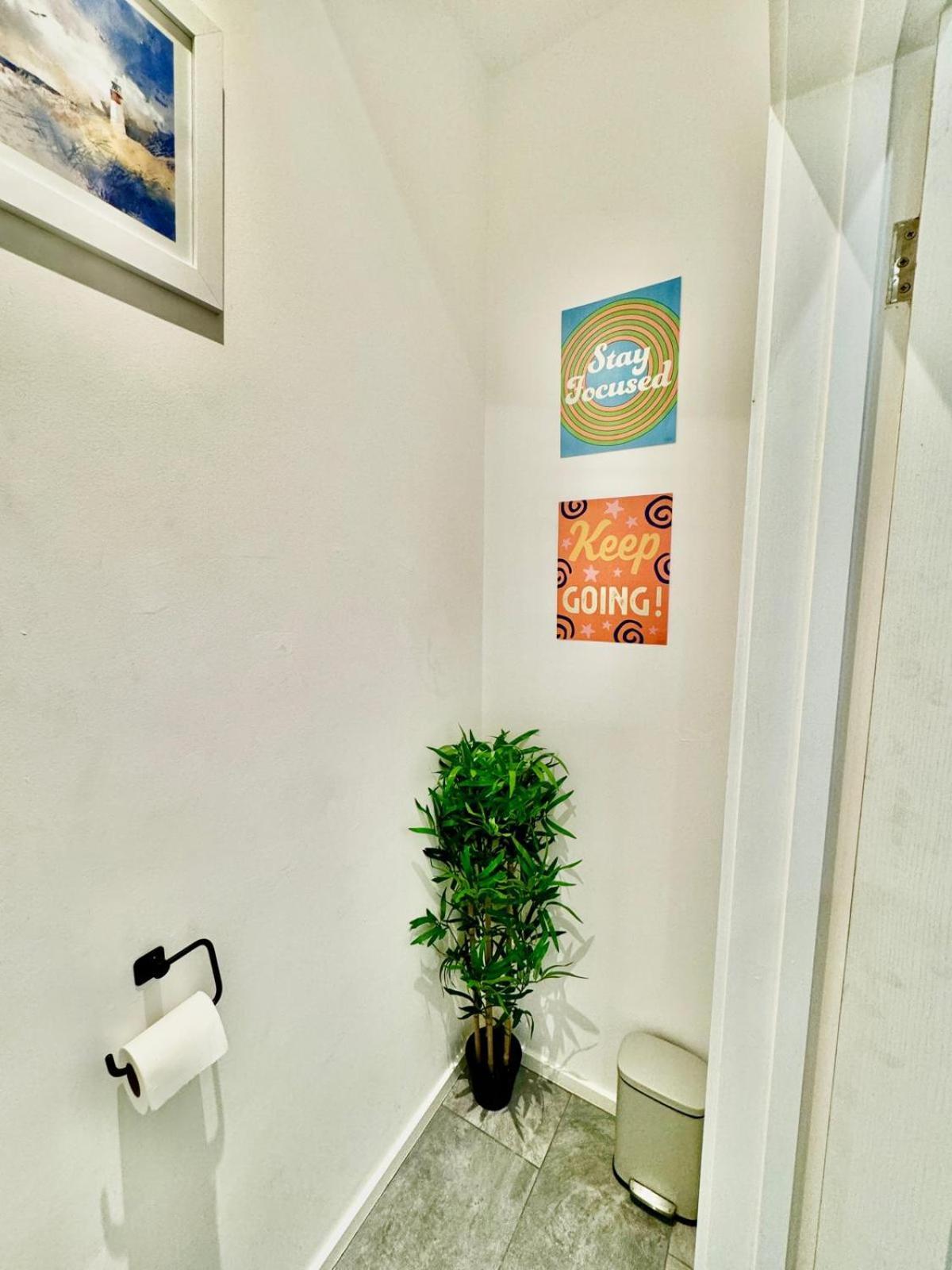 Three Bedroom House By Peacegrove Homes Short Lets & Serviced Accommodation Brighton With Free Wifi & Pet Friendly エクステリア 写真