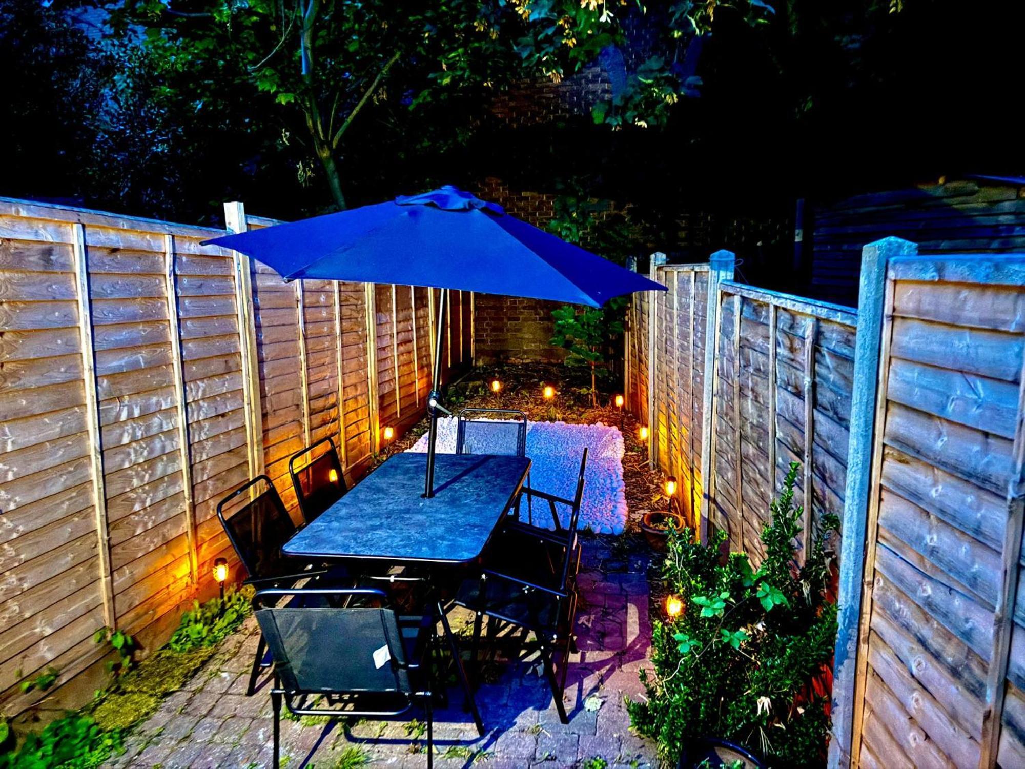 Three Bedroom House By Peacegrove Homes Short Lets & Serviced Accommodation Brighton With Free Wifi & Pet Friendly エクステリア 写真