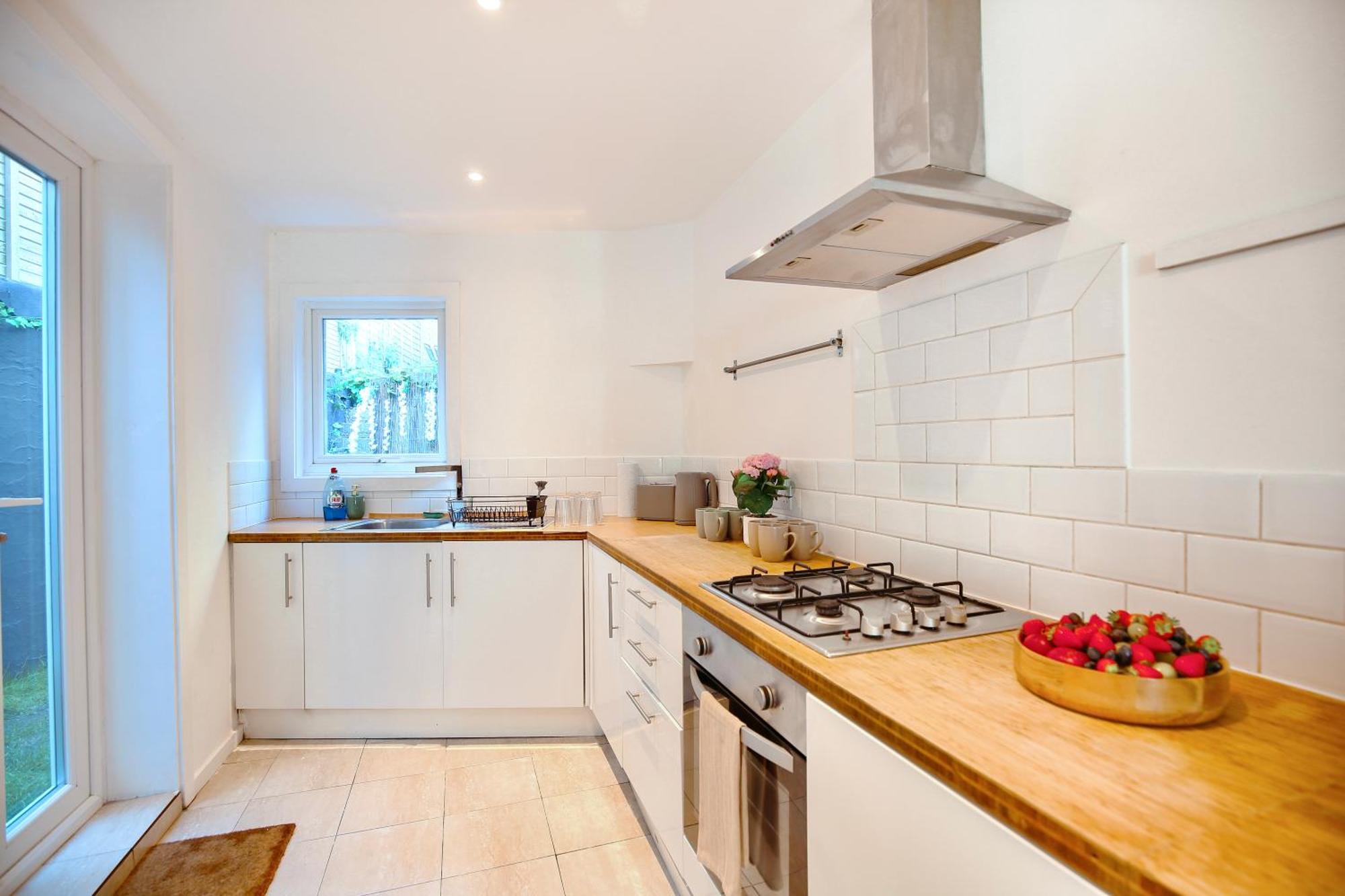 Three Bedroom House By Peacegrove Homes Short Lets & Serviced Accommodation Brighton With Free Wifi & Pet Friendly エクステリア 写真