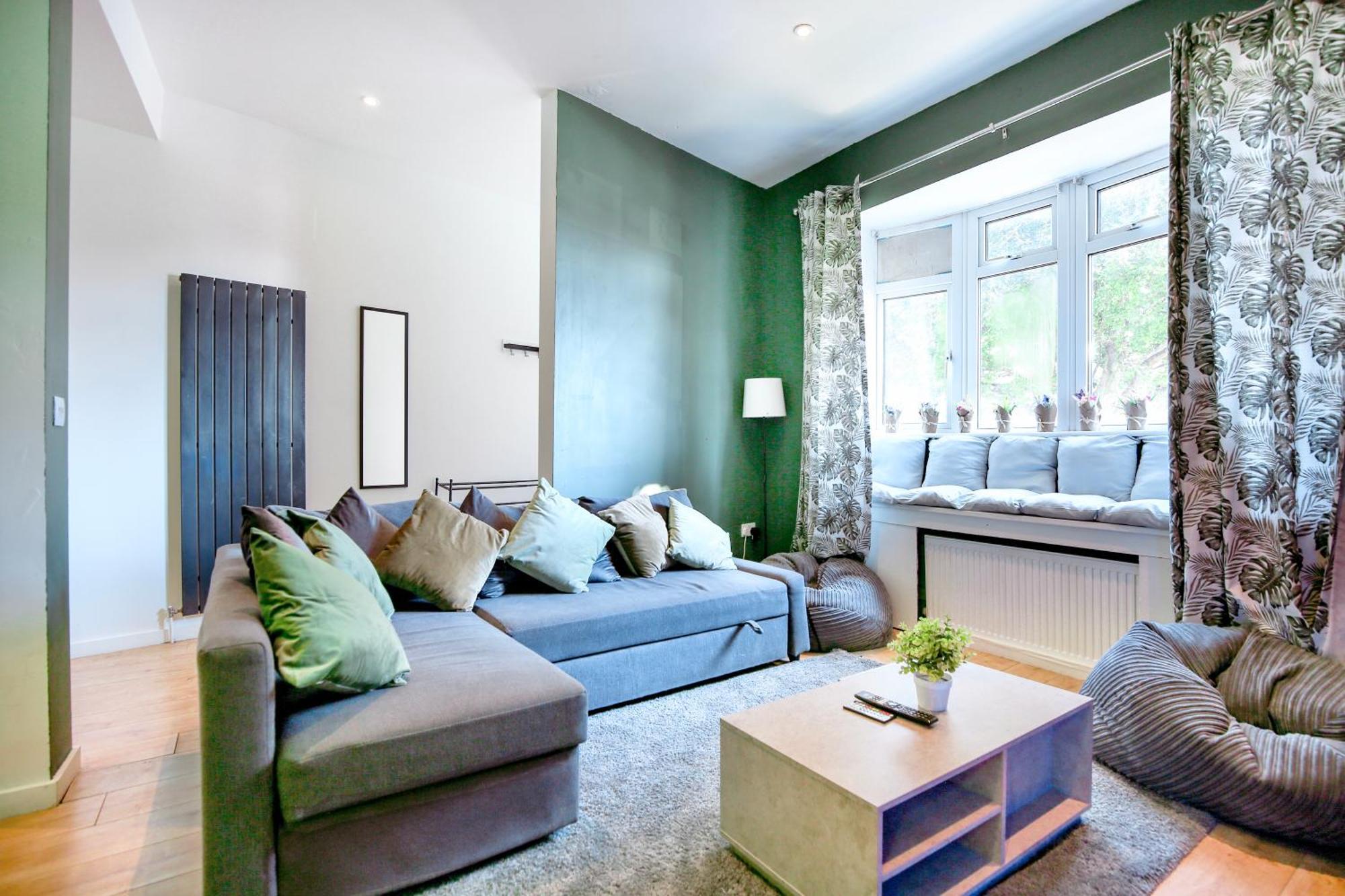 Three Bedroom House By Peacegrove Homes Short Lets & Serviced Accommodation Brighton With Free Wifi & Pet Friendly エクステリア 写真