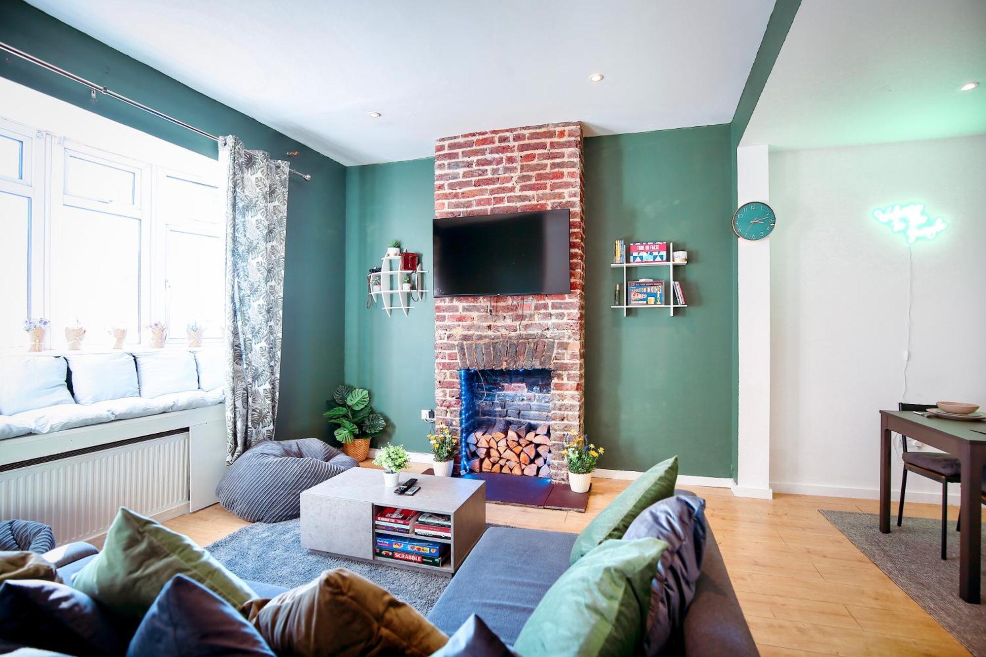 Three Bedroom House By Peacegrove Homes Short Lets & Serviced Accommodation Brighton With Free Wifi & Pet Friendly エクステリア 写真