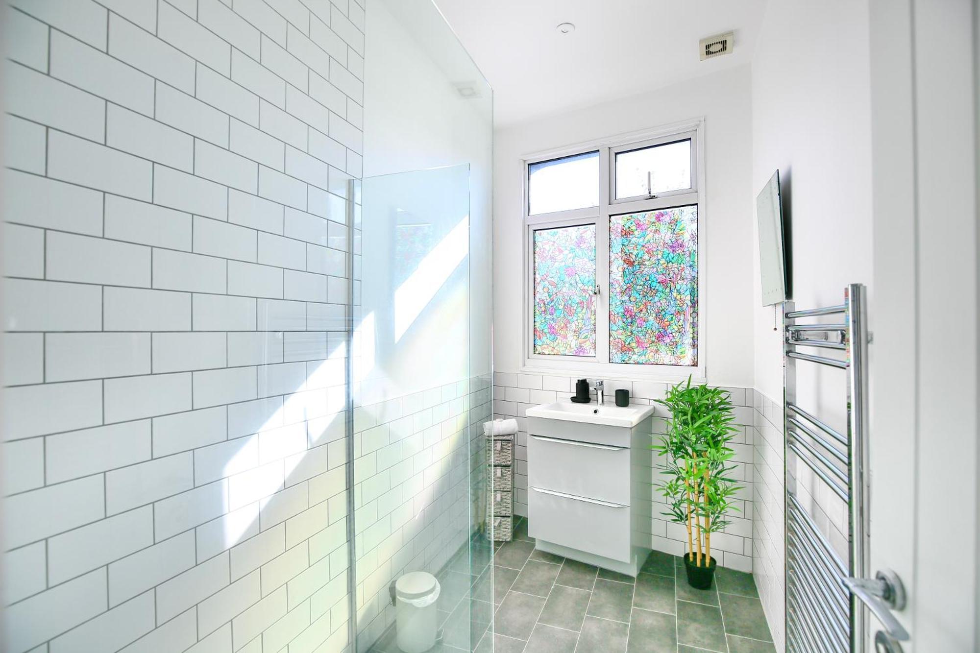 Three Bedroom House By Peacegrove Homes Short Lets & Serviced Accommodation Brighton With Free Wifi & Pet Friendly エクステリア 写真