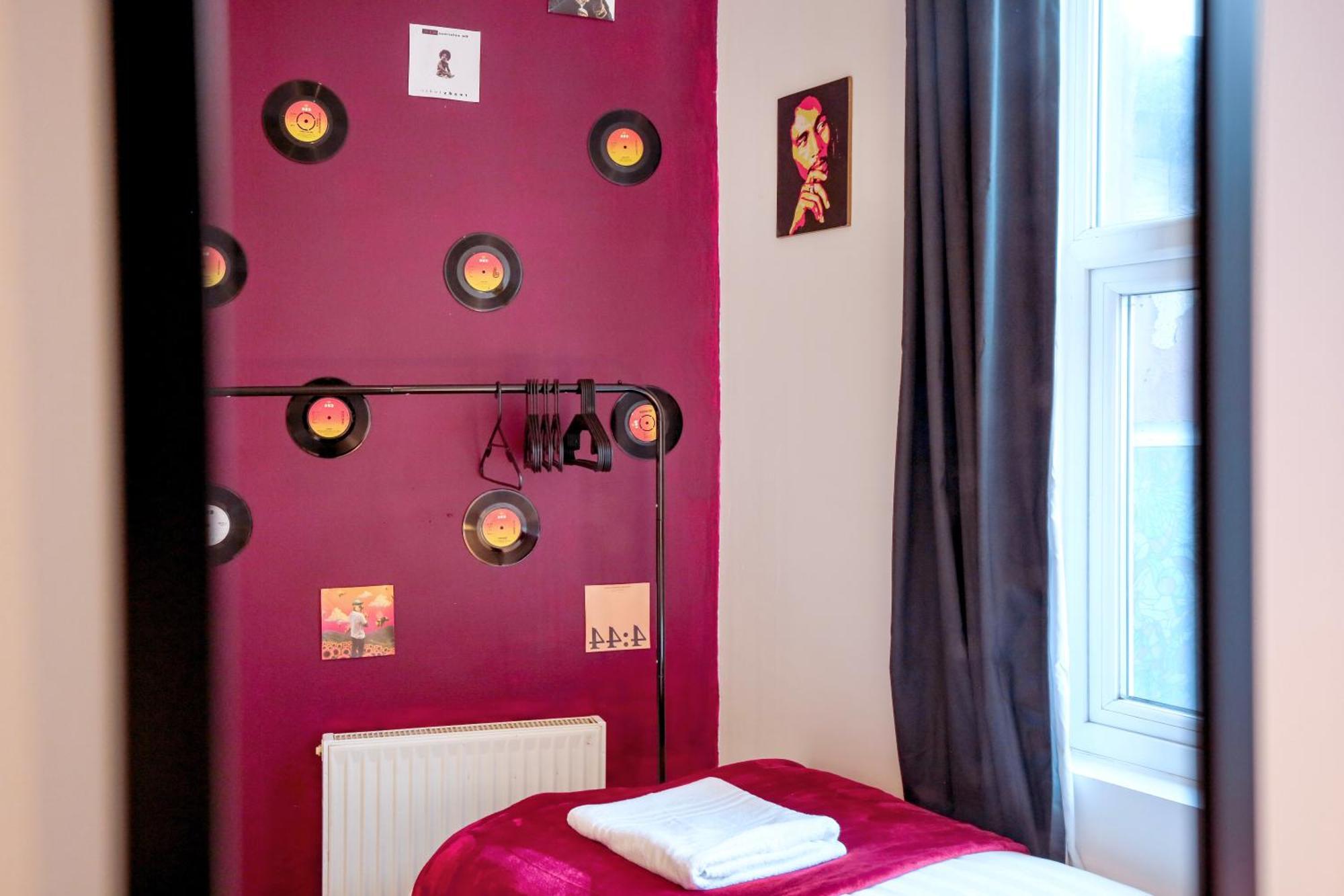 Three Bedroom House By Peacegrove Homes Short Lets & Serviced Accommodation Brighton With Free Wifi & Pet Friendly エクステリア 写真