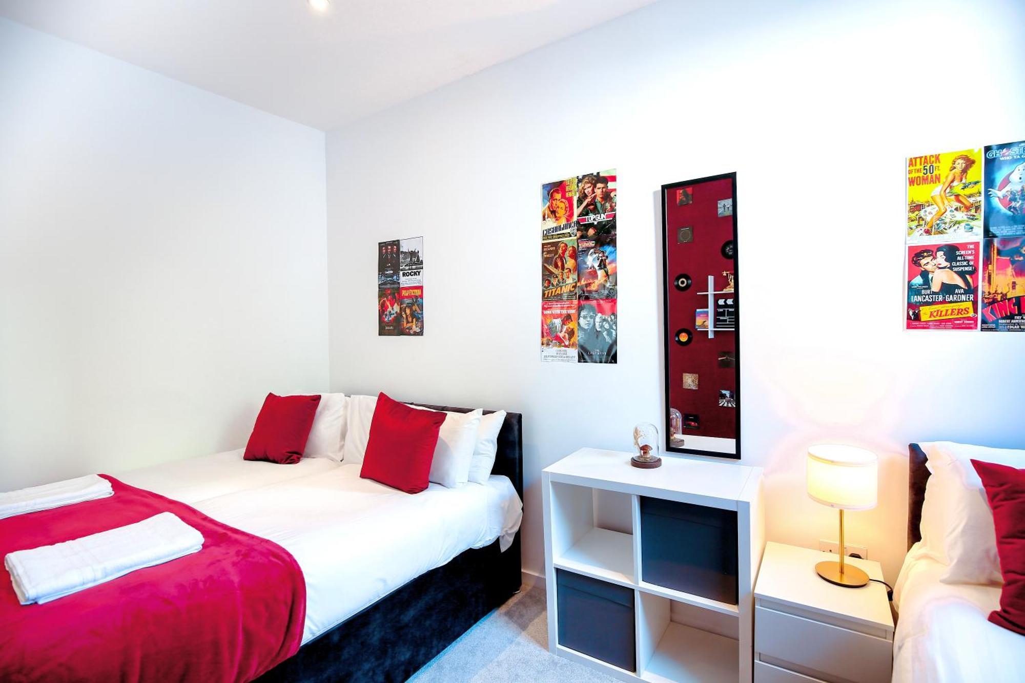 Three Bedroom House By Peacegrove Homes Short Lets & Serviced Accommodation Brighton With Free Wifi & Pet Friendly エクステリア 写真