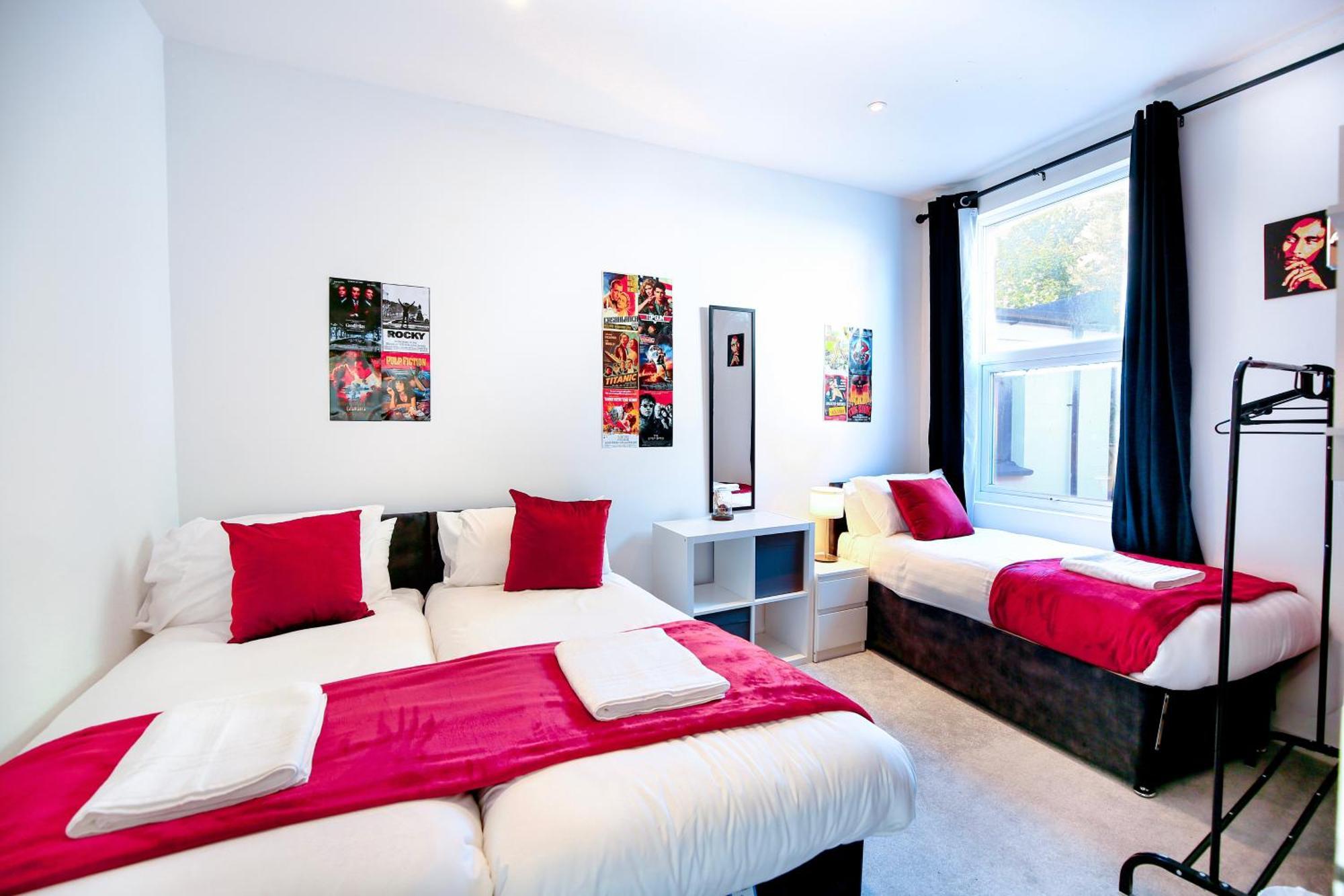 Three Bedroom House By Peacegrove Homes Short Lets & Serviced Accommodation Brighton With Free Wifi & Pet Friendly エクステリア 写真
