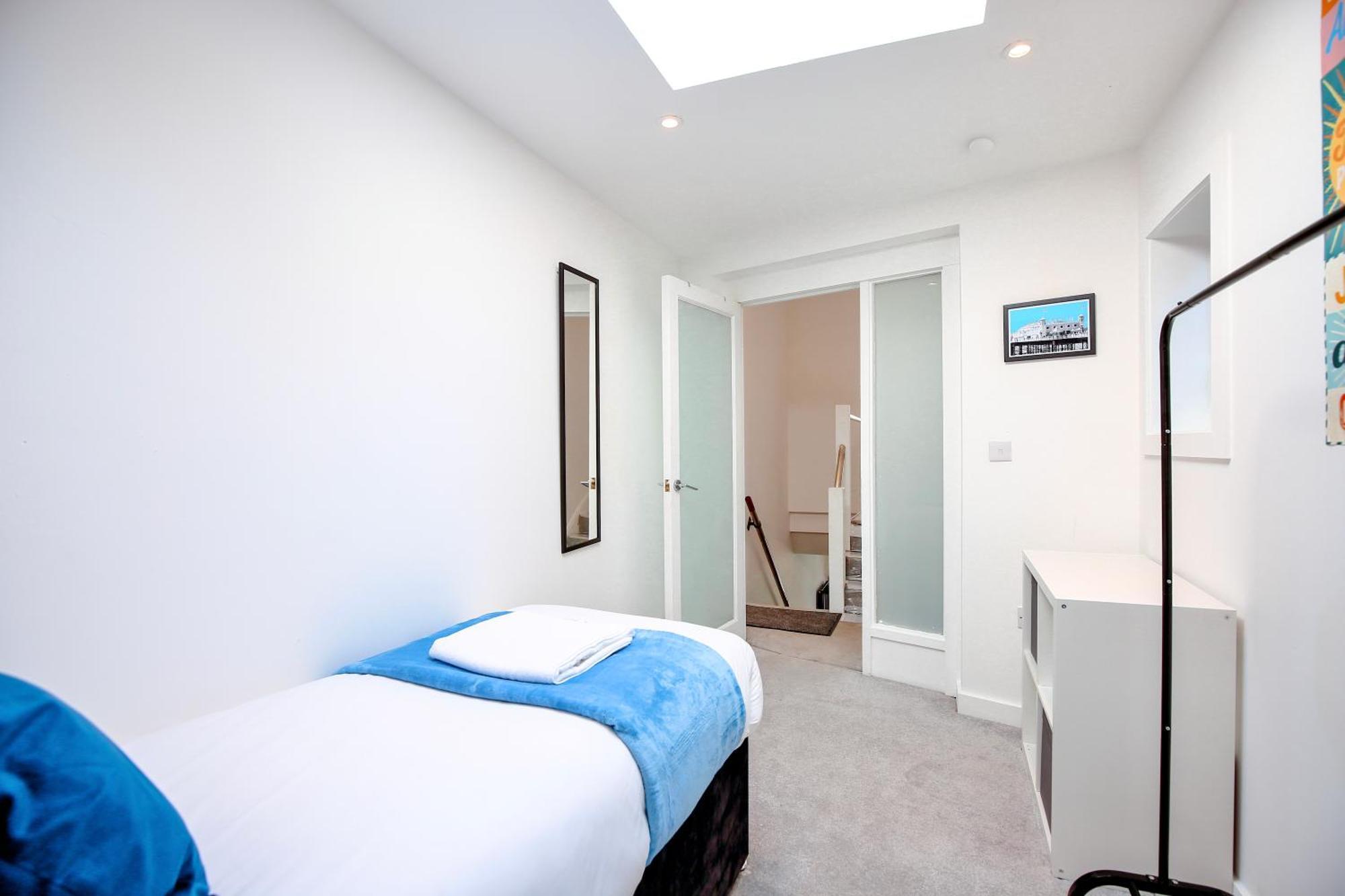 Three Bedroom House By Peacegrove Homes Short Lets & Serviced Accommodation Brighton With Free Wifi & Pet Friendly エクステリア 写真