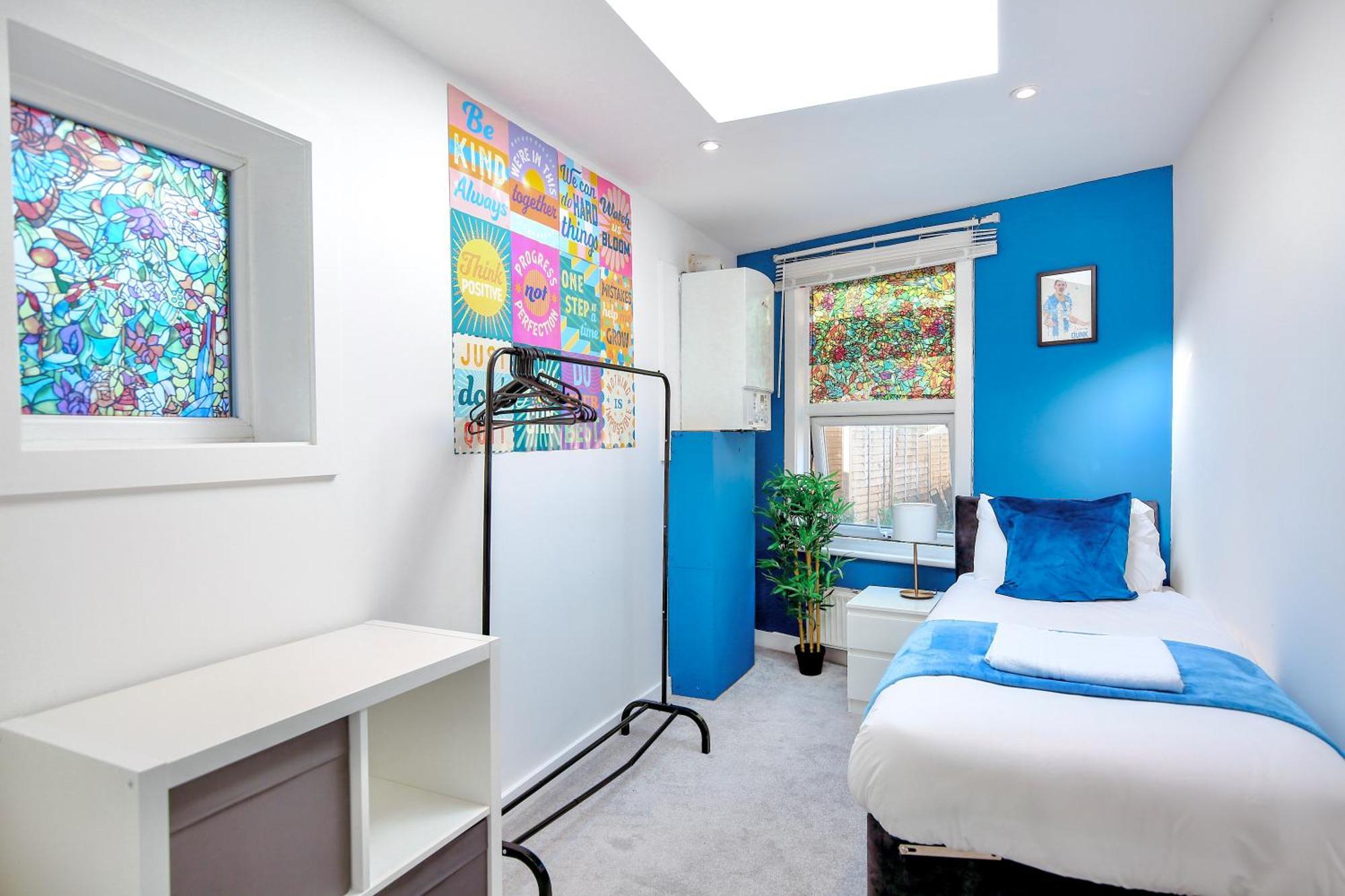Three Bedroom House By Peacegrove Homes Short Lets & Serviced Accommodation Brighton With Free Wifi & Pet Friendly エクステリア 写真